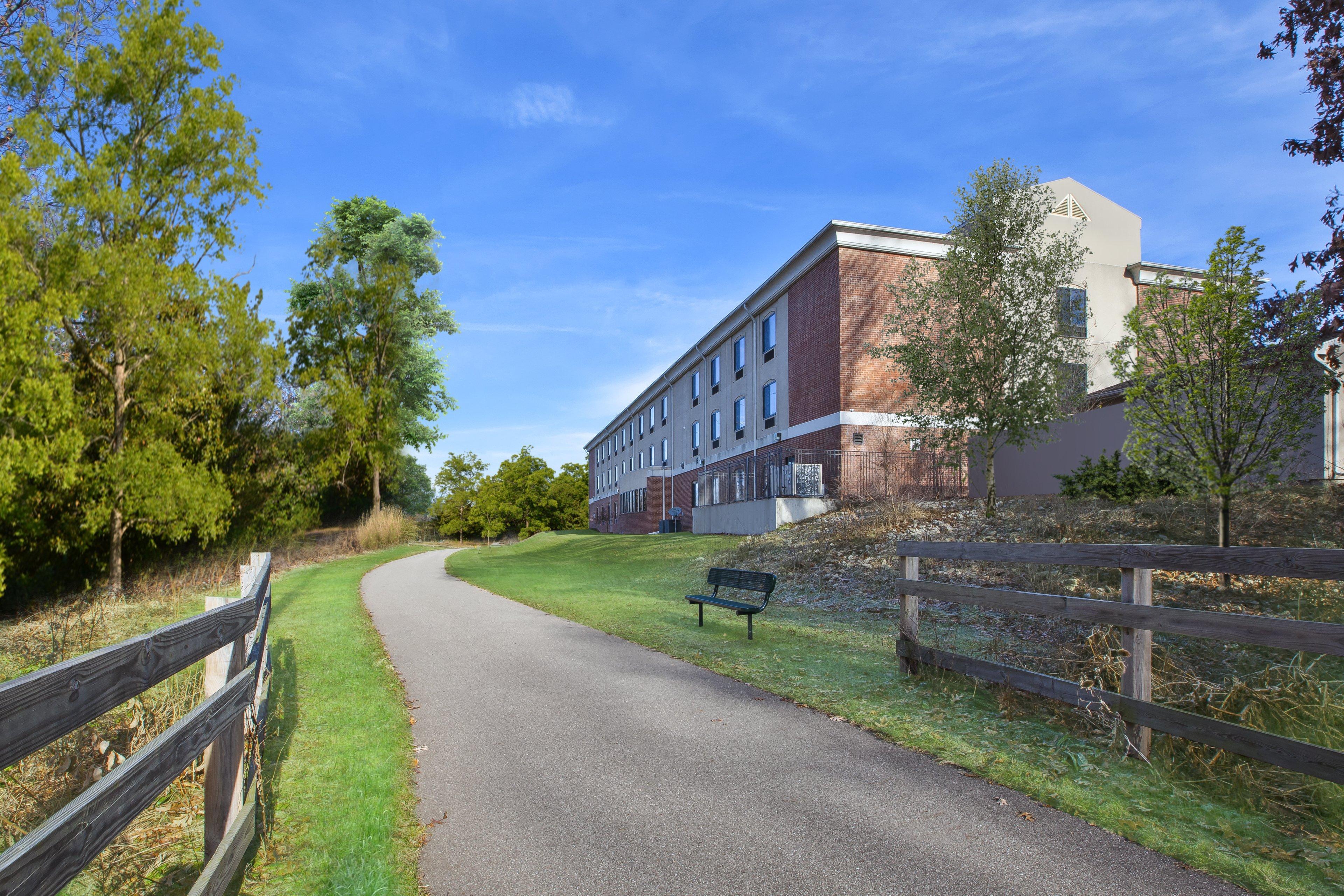Holiday Inn Express Niles By Ihg Extérieur photo