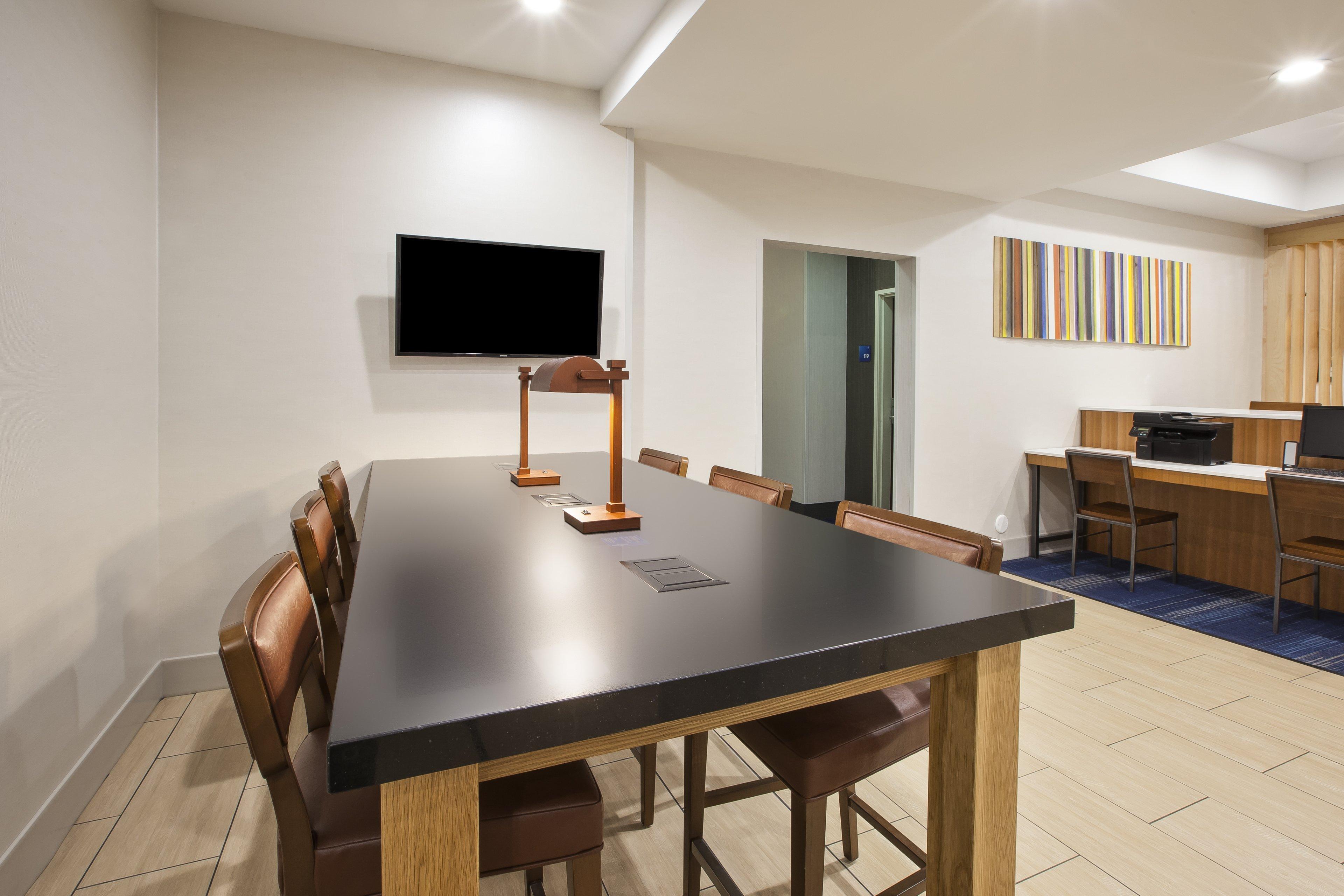 Holiday Inn Express Niles By Ihg Extérieur photo