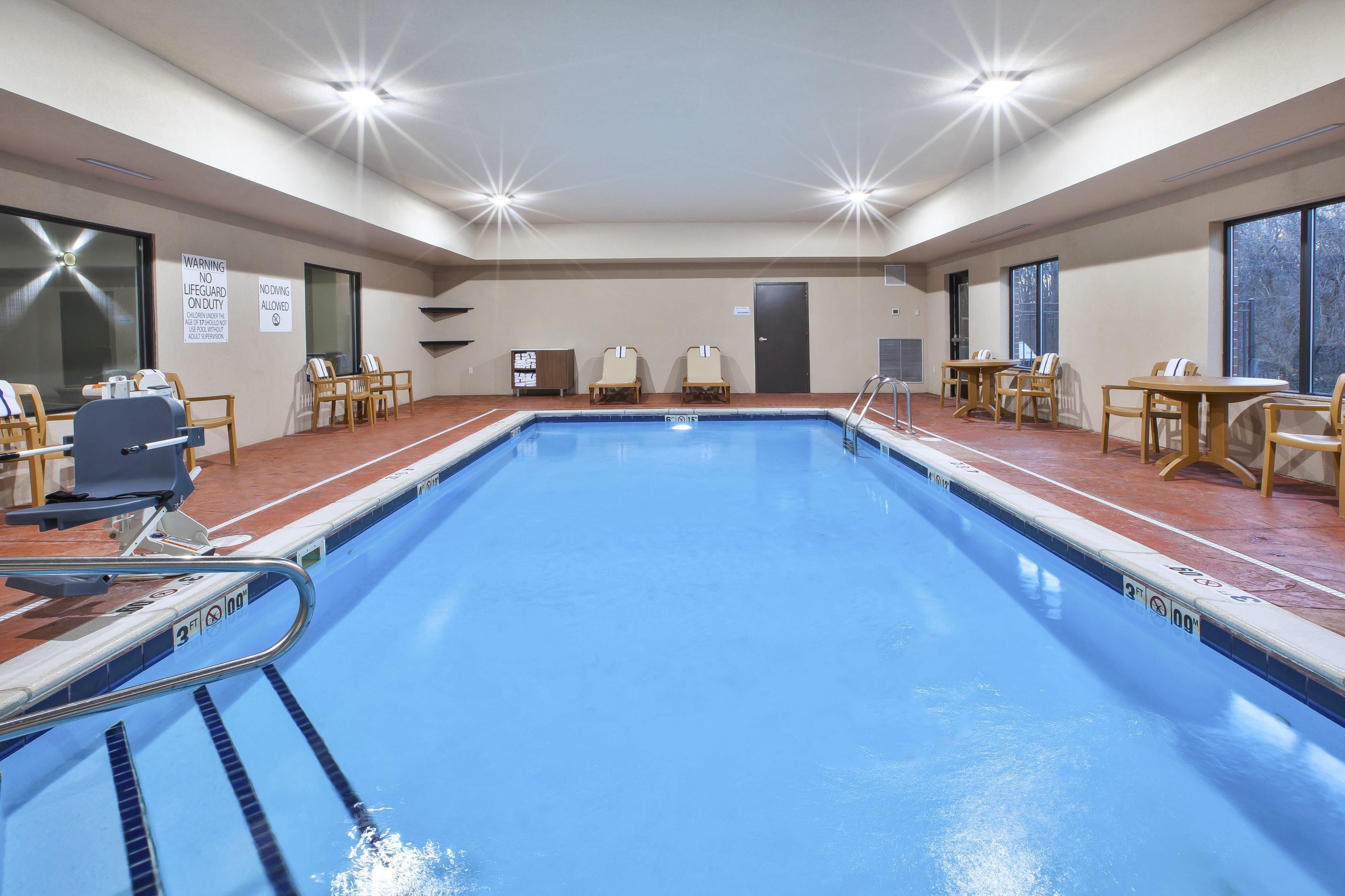 Holiday Inn Express Niles By Ihg Extérieur photo