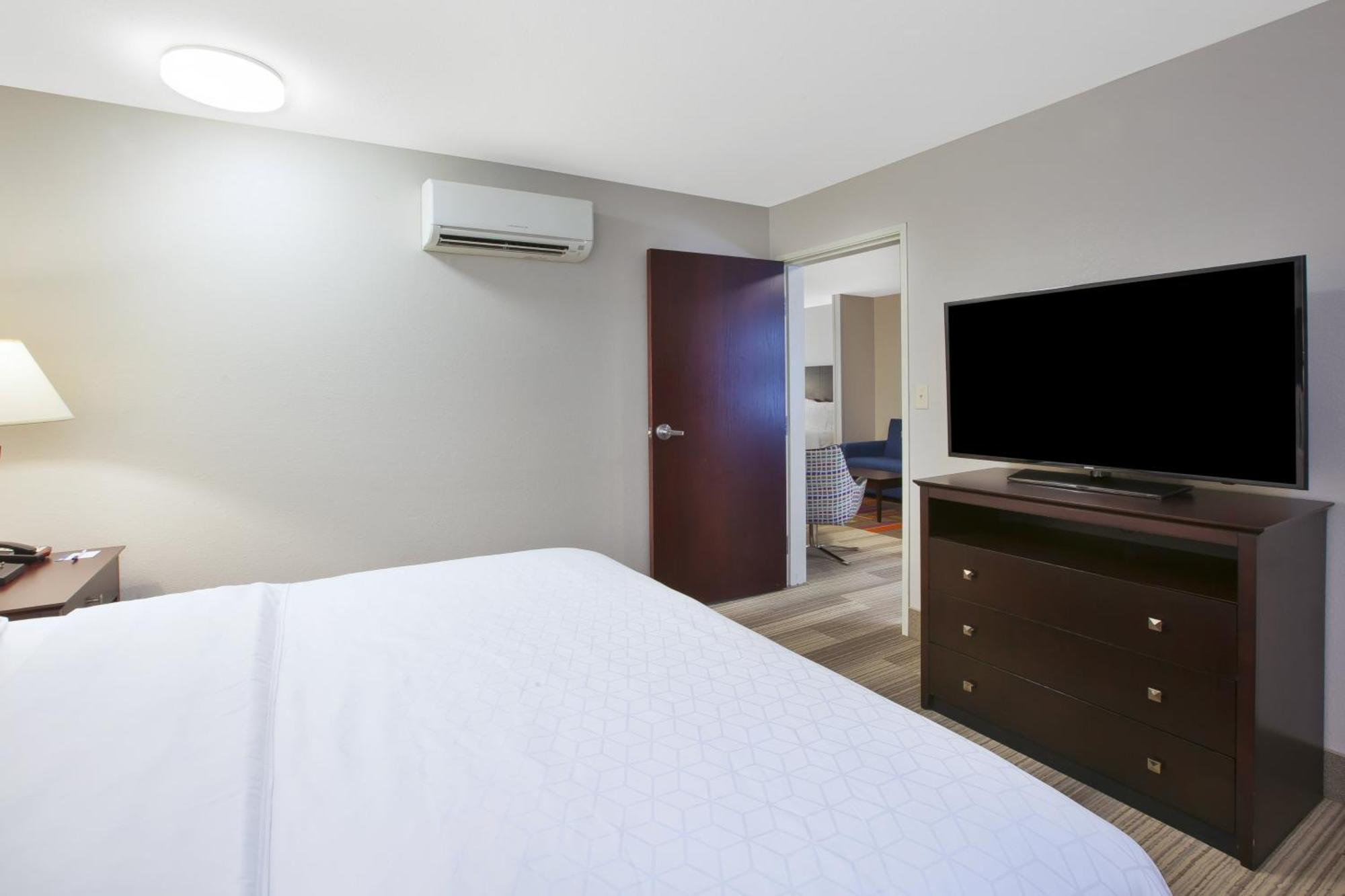 Holiday Inn Express Niles By Ihg Extérieur photo