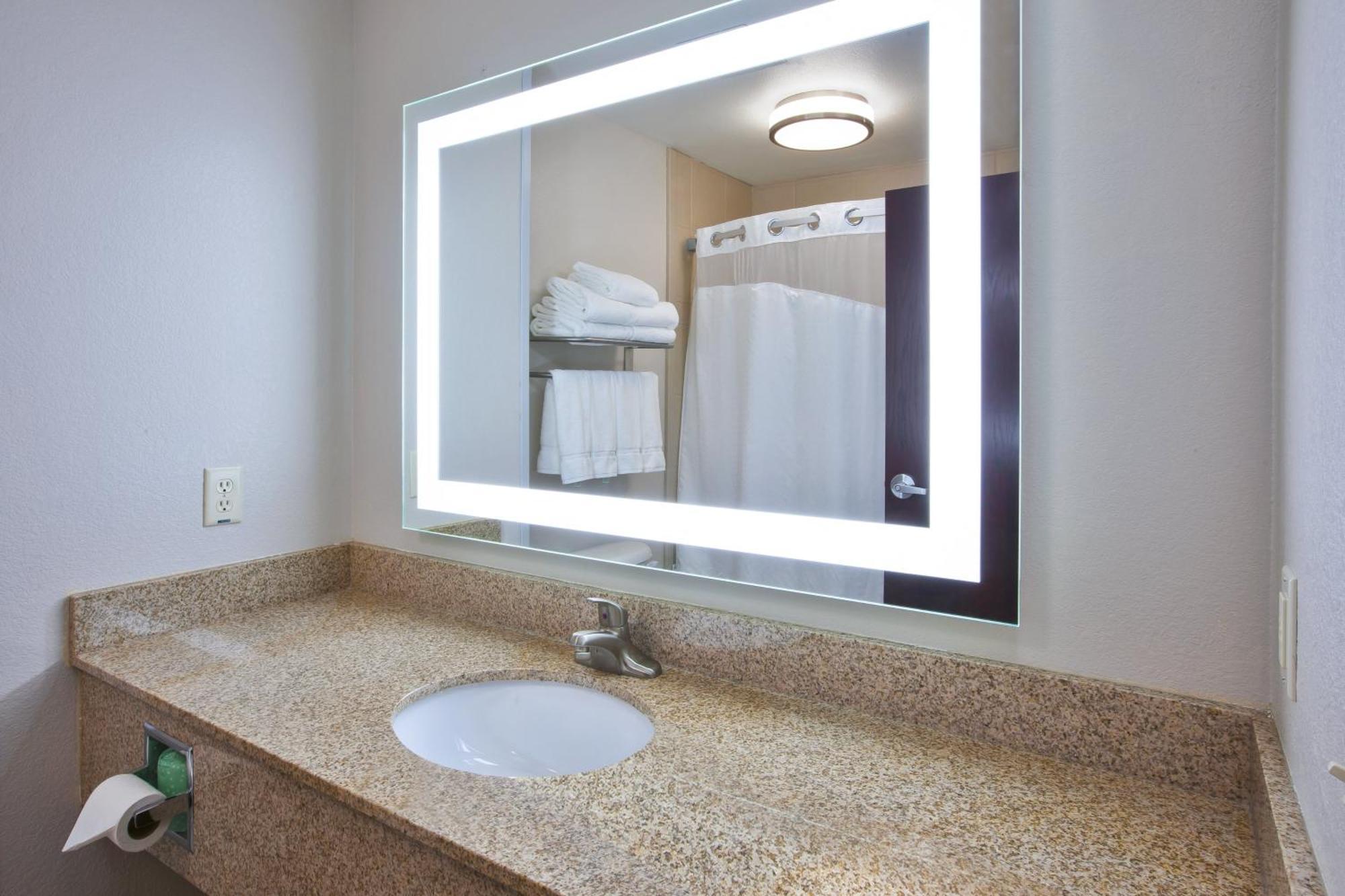 Holiday Inn Express Niles By Ihg Extérieur photo